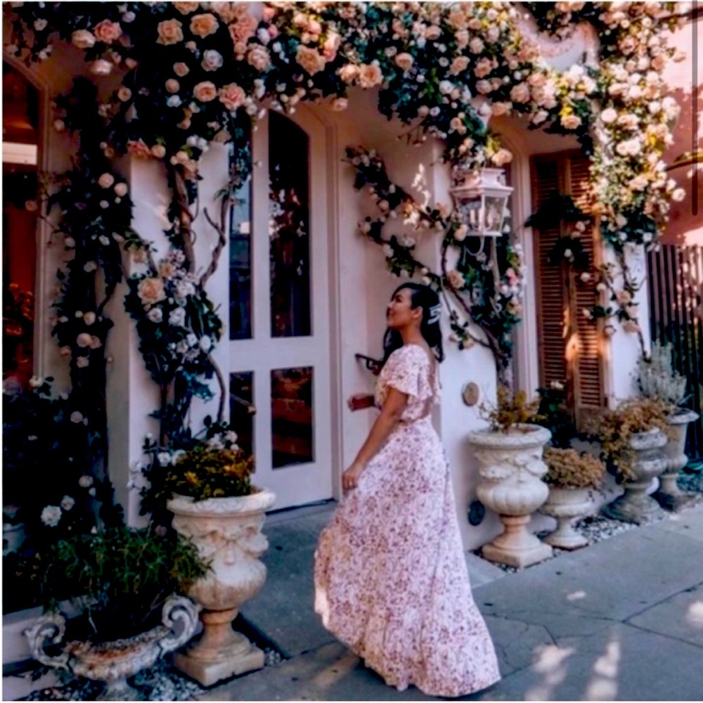 Tiare Hawaii New Moon Button Front Backless
Maxi Dress Bali Batik Natural S/M